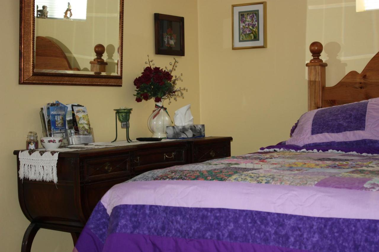 Carrousel Bed & Breakfast Cayuga 部屋 写真