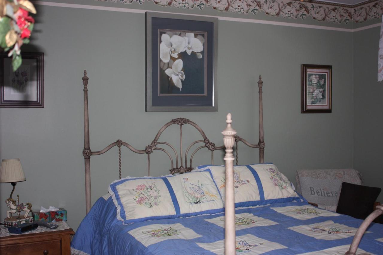 Carrousel Bed & Breakfast Cayuga 部屋 写真