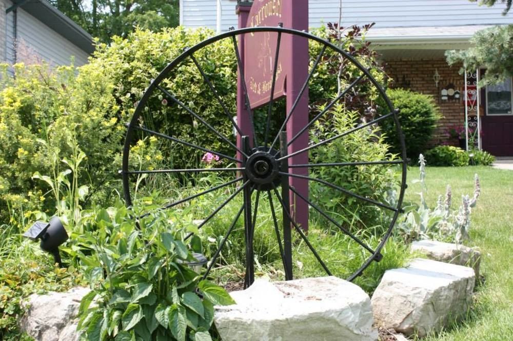 Carrousel Bed & Breakfast Cayuga エクステリア 写真